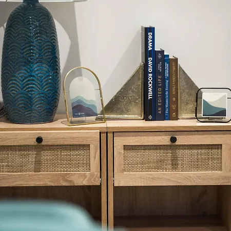 Bc1 Westkensington-baronscourt-luxuryonebed-10minpicadilly Apartment London