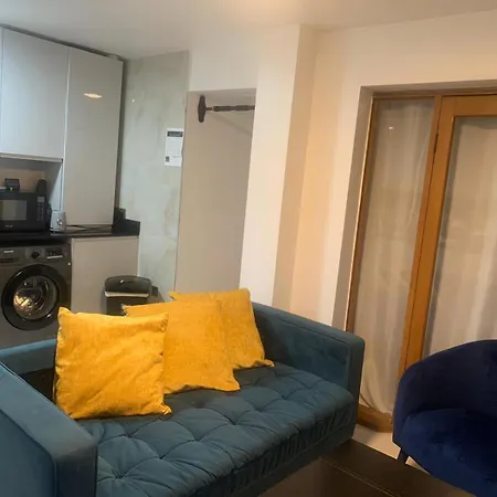 Mayfair Guest house *