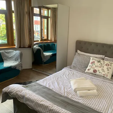 Mayfair Guest house *