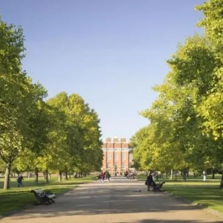 Private Flat, Next To Hyde Park Apartment London