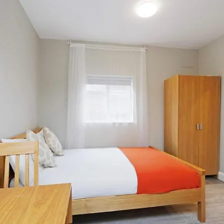 Private Flat, Next To Hyde Park * London