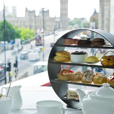 Park Plaza Westminster Bridge 4*