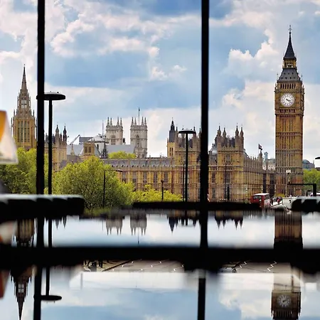 Park Plaza Westminster Bridge Hotel