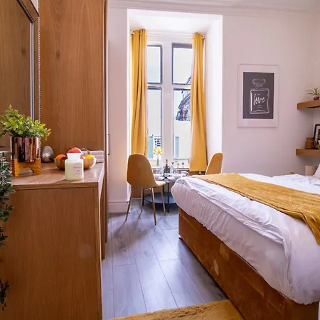 Apartment Spacious On Oxford Street 9gc London