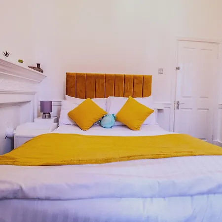Oxford Street Chic Retreat - Unparalleled Elegance And Urban Comfort! Gc1 *
