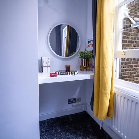 Luxurious 1-bedroom Penthouse On Oxford Street 11g *