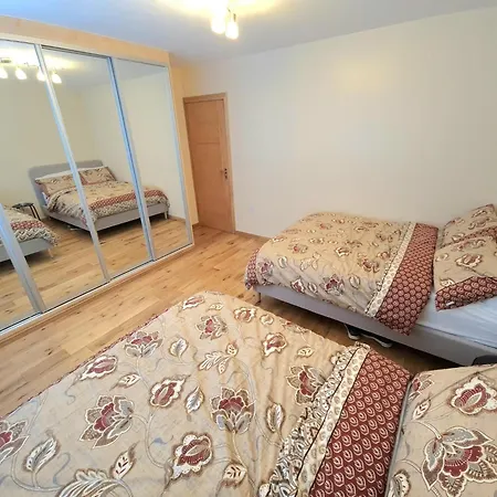 London Luxury 2 Bedroom Flat Sleeps 8 Free Parking Apartment East Barnet