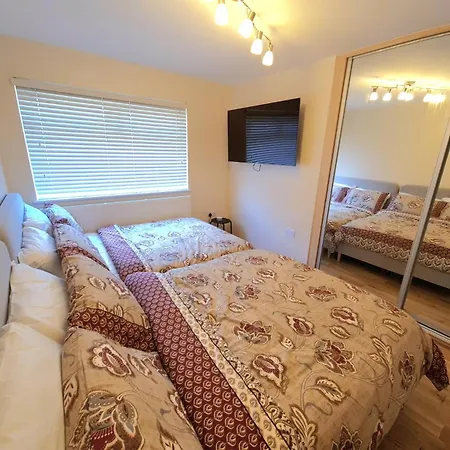 Apartment London Luxury 2 Bedroom Flat Sleeps 8 Free Parking East Barnet