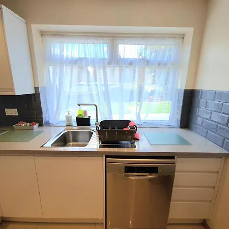 Apartment London Luxury 2 Bedroom Flat Sleeps 8 Free Parking East Barnet