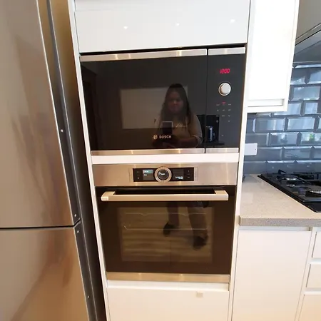 Apartment London Luxury 2 Bedroom Flat Sleeps 8 Free Parking *