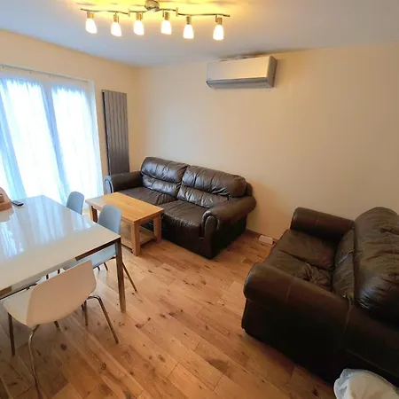 Apartment London Luxury 2 Bedroom Flat Sleeps 8 Free Parking East Barnet