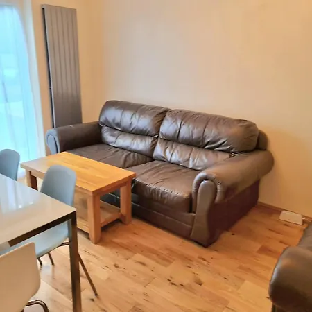 Apartment London Luxury 2 Bedroom Flat Sleeps 8 Free Parking