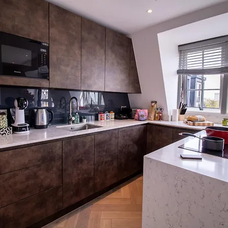Luxurious 1-bedroom Penthouse In Marble Arch 71