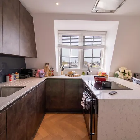 Luxurious 1-bedroom Penthouse In Marble Arch 71 *