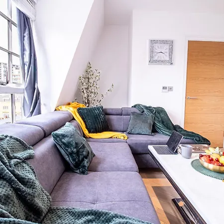 Luxurious 1-bedroom Penthouse In Marble Arch 71 *