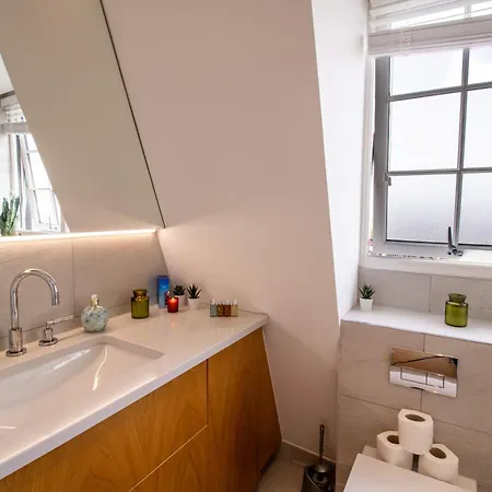 Luxurious 1-bedroom Penthouse In Marble Arch 71