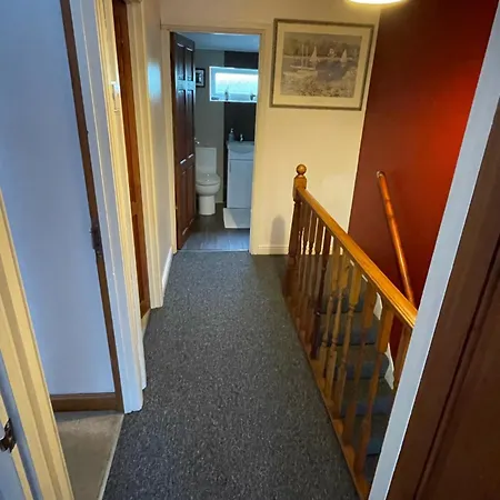 Lovely 4 Bed House With Patio & Bbq
