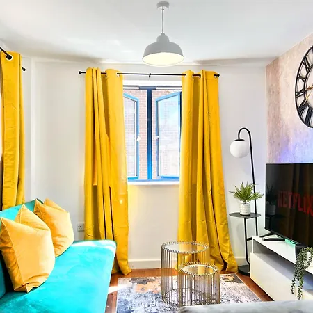 Weekly Or Monthly - Relocation & Business - 4 Guests - By Hofin Stays Short Lets & Serviced Apartment