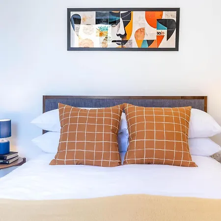 Modern With Balcony In Merton Near Wimbledon By Sojo Apartment *