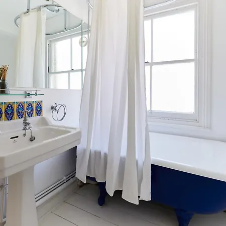 Apartment The Hampstead Wonder - Spacious 4bdr House With Balcony *