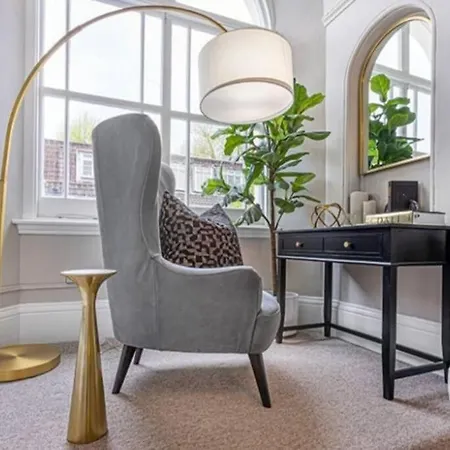 Stunning Hyde Park Home, Ground Floor Maisonette, Duplex, Near Tube Metro Stations London