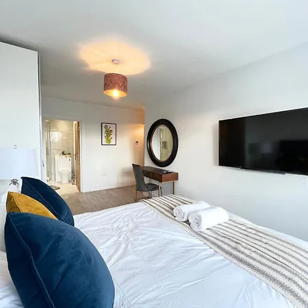 Apartment C1, Luxury 2 Bedroom Flat In Wembley