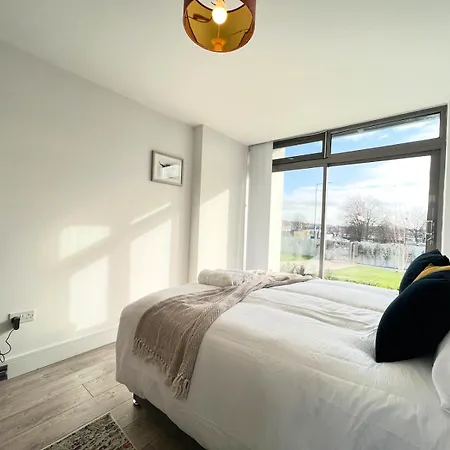 C1, Luxury 2 Bedroom Flat In Wembley *