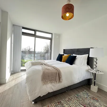 C1, Luxury 2 Bedroom Flat In Wembley Appartement