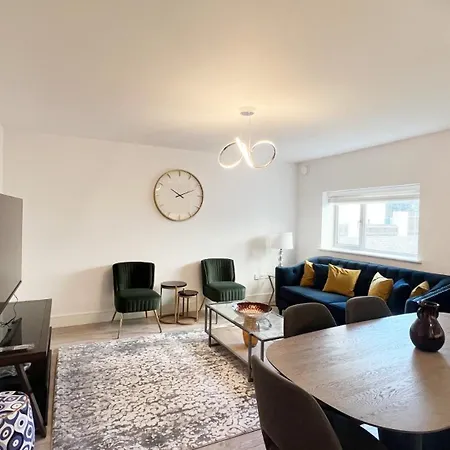 C1, Luxury 2 Bedroom Flat In Wembley *