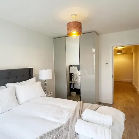 Appartement C1, Luxury 2 Bedroom Flat In Wembley *