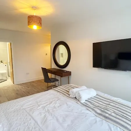 C1, Luxury 2 Bedroom Flat In Wembley * London