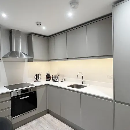 Apartment C1, Luxury 2 Bedroom Flat In Wembley
