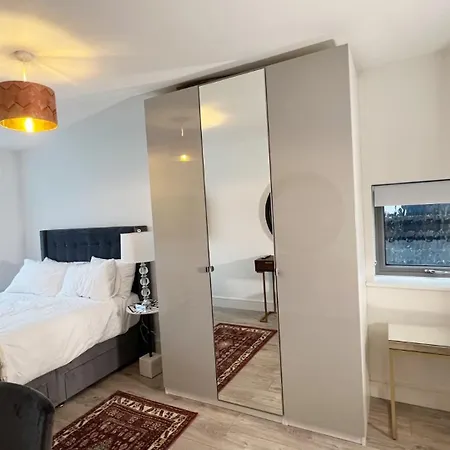 Apartment C1, Luxury 2 Bedroom Flat In Wembley *