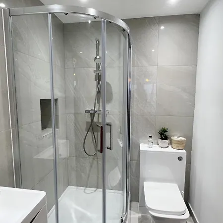 Appartement C1, Luxury 2 Bedroom Flat In Wembley *