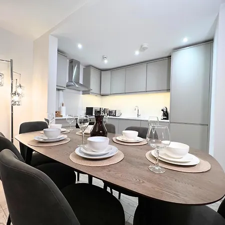 C1, Luxury 2 Bedroom Flat In Wembley London