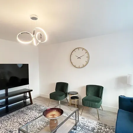 C1, Luxury 2 Bedroom Flat In Wembley *