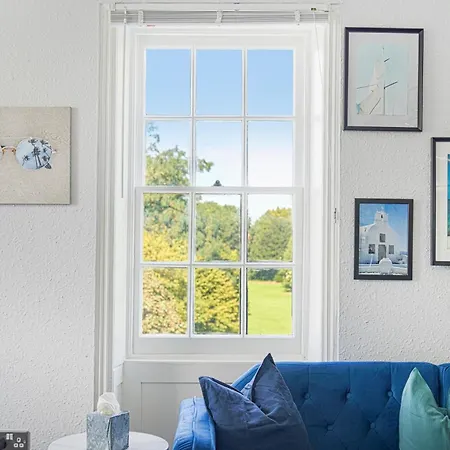 Livestay - Chiswick With Free Parking *