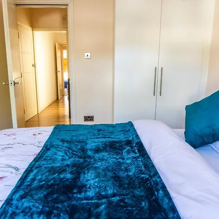 Evergreen Apartments, Flat 3, London