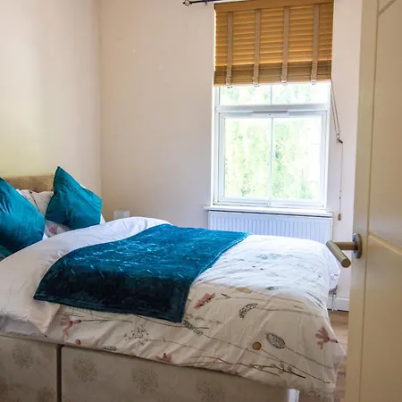 Evergreen Apartments, Flat 3, Apartment