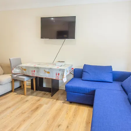 Apartment Evergreen Apartments, Flat 3, London