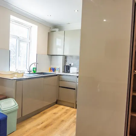 Evergreen Apartments, Flat 3, Apartment