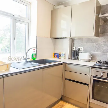 Evergreen Apartments, Flat 3, Apartment *