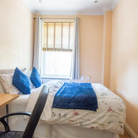 Apartment Evergreen Apartments, Flat 3, London