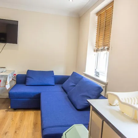 Evergreen Apartments, Flat 3, Apartment *