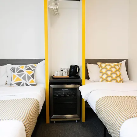 Stylish 1-minute Walk To Camden Town Metro, Shops, Cafes, Bars & Restaurants With Shared Bathrooms Accommodatie bij particulieren *
