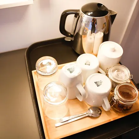 Stylish 1-minute Walk To Camden Town Metro, Shops, Cafes, Bars & Restaurants With Shared Bathrooms Accommodatie bij particulieren *