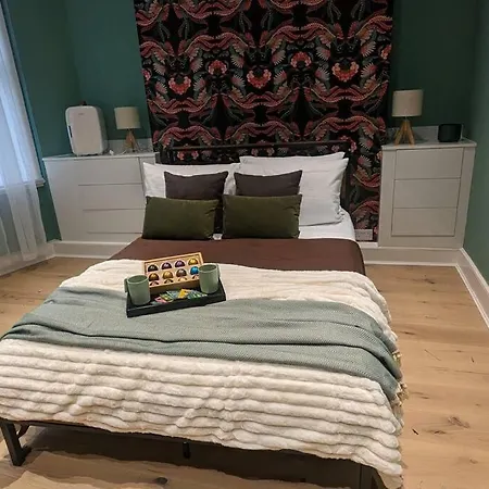 Brand New! Peacock Dance Apartment *
