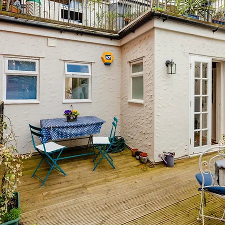 Lovely 1 Bed With Large Terrace