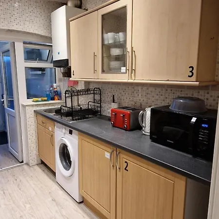 Rowan Crescent's Luxury Stay-in 2