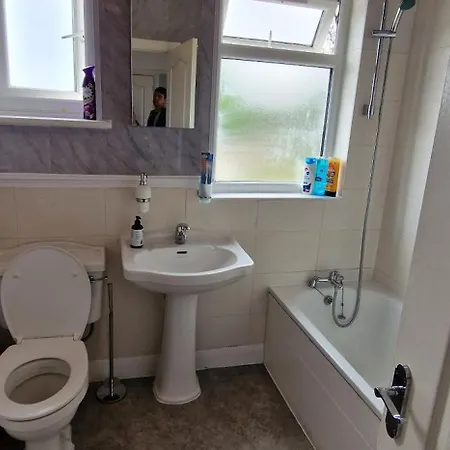 Rowan Crescent's Luxury Stay-in 2 Homestay *
